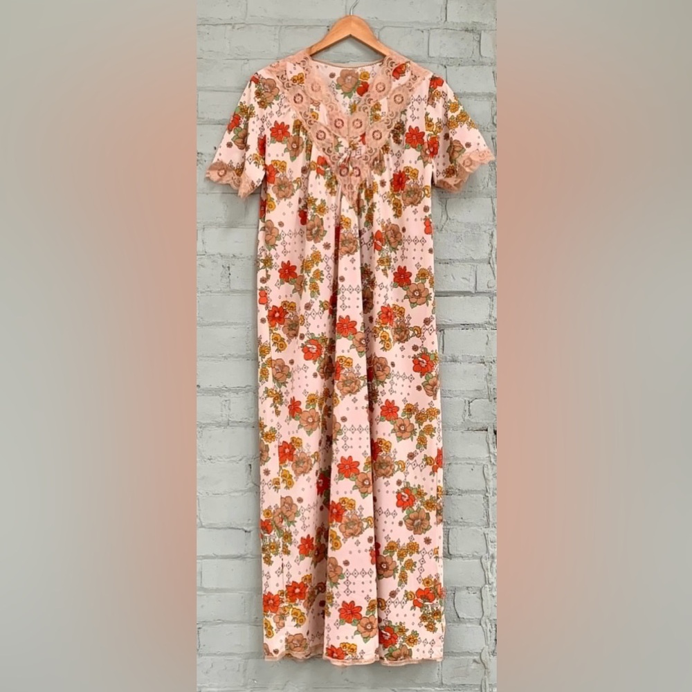 Vintage Floral Lace Maxi Nightgown
